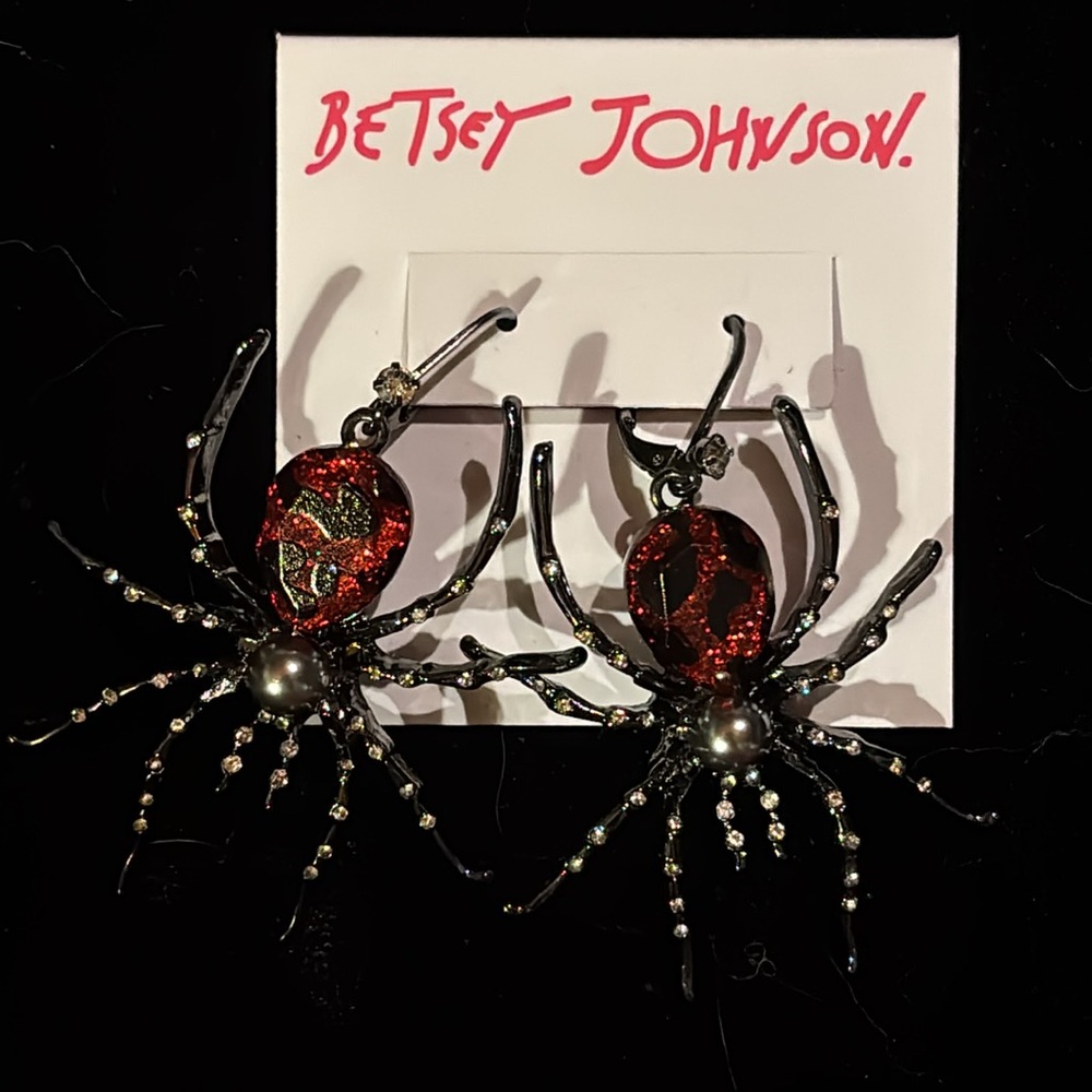 NWT Betsey Johnson,red/black spider earrings great for Halloween - Picture 5 of 12